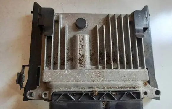 Mercedes-Benz E W211 Engine control unit/module A6461503272 28103537 A0044461540
