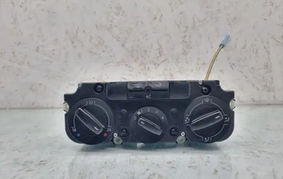 Volkswagen PASSAT B6 Climate control unit