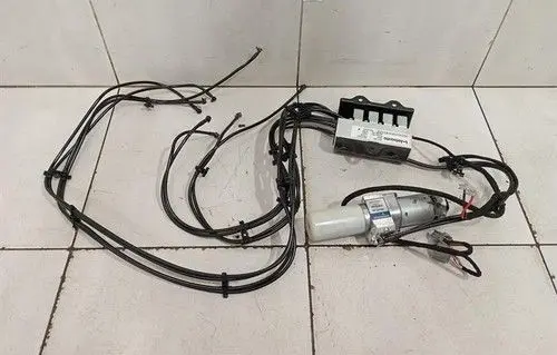 Ferrari FF Tailgate hydraulic pump motor 84603300