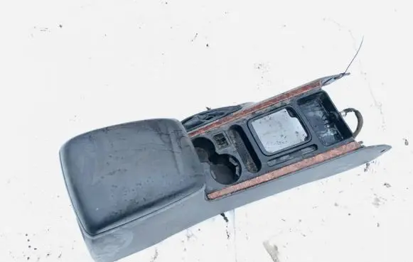 KIA Sorento Armrest 846103e000 84610-3e000