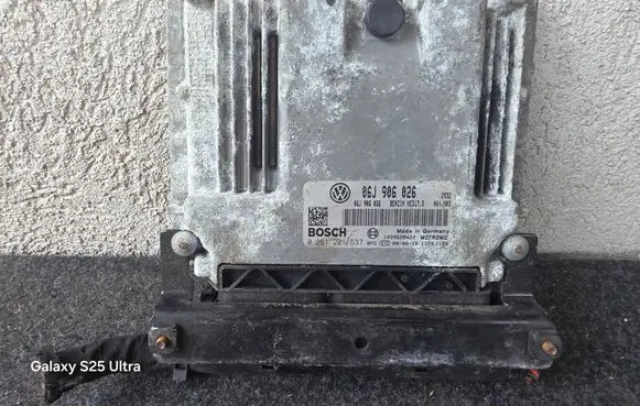 Volkswagen Golf VI Engine control unit/module 06J906026