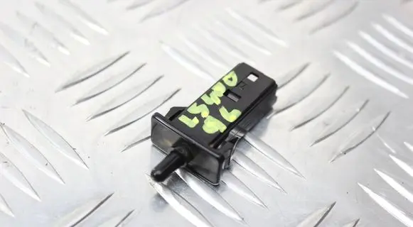 Lexus LS 400 Glove box lock 