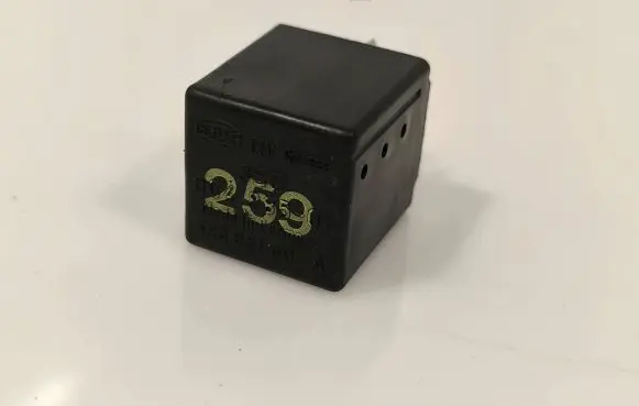 Volkswagen PASSAT B5.5 Other relay 443951307A 00488501