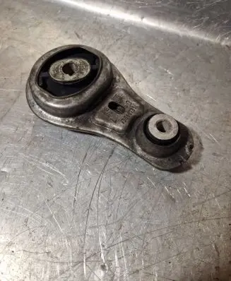 Nissan NV300 Engine mount bracket 93866731