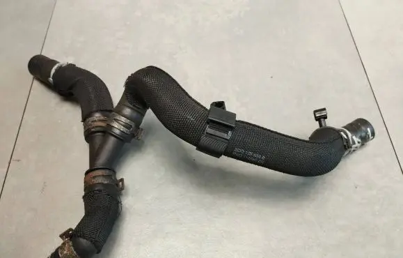 Volkswagen Phaeton Engine coolant pipe/hose 3D01122058B