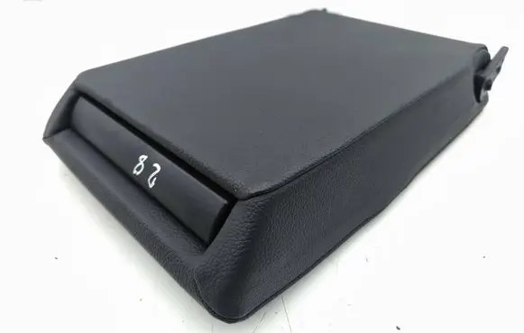 Mercedes-Benz C W203 Rear seat armrest 