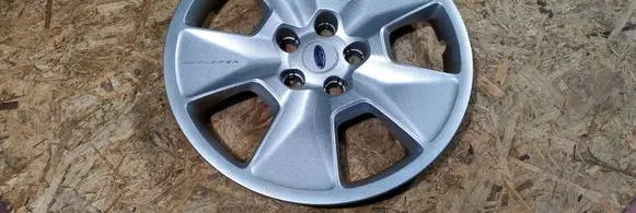 Ford Explorer R17 wheel hub/cap/trim 