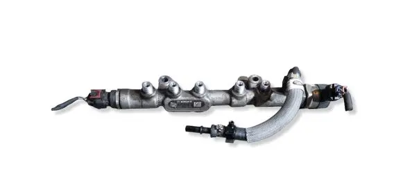 Jaguar XE Fuel main line pipe G4D39D280AA