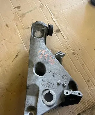 BMW X5 F15 Engine mounting bracket 22116859785