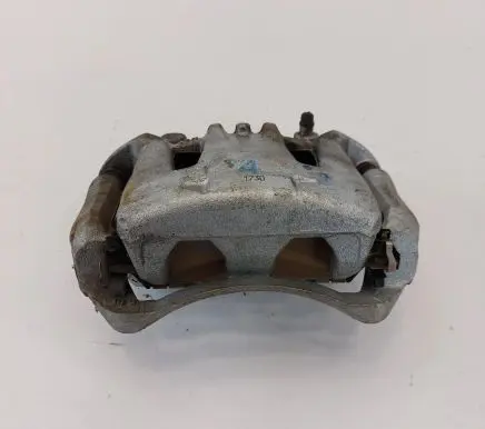 Nissan Leaf II (ZE1) Front brake caliper