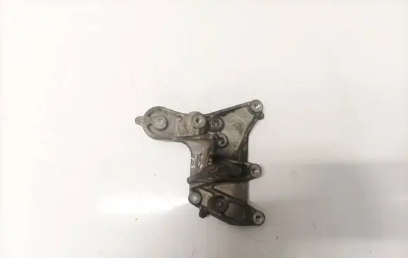 Volvo V50 Engine mounting bracket 9648584680