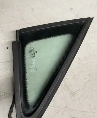 Volkswagen Caddy Rear side window 0071439978