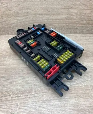 BMW 3 F30 F35 F31 Fuse module 9261112 10688710