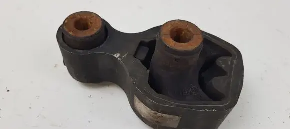 Mazda 6 Engine mount bracket