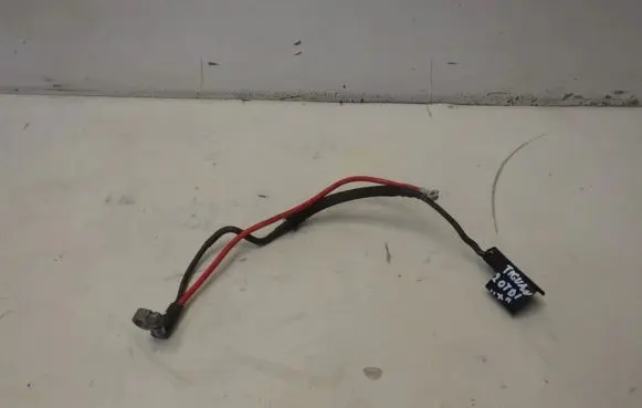Volkswagen Tiguan Positive cable (battery)