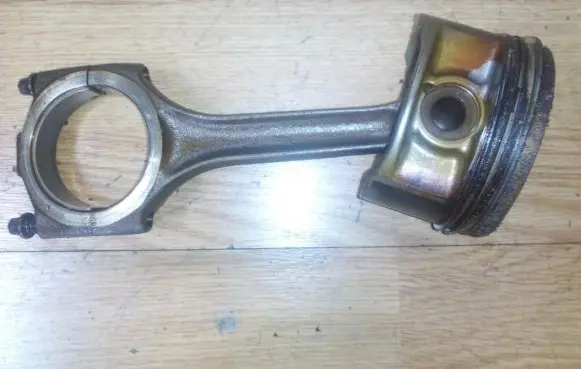 Audi A6 S6 C4 4A Piston with connecting rod bhs078
