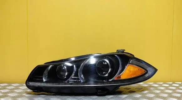 Jaguar XF X250 Headlight/headlamp CX23-13W030-FG 2701