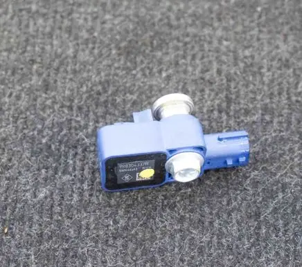 Dacia Sandero Airbag deployment crash/impact sensor 988304337R5WK44443