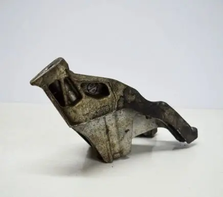Audi A4 S4 B8 8K Engine mounting bracket 8K0199307BP
