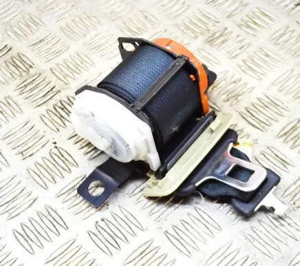 Middle seatbelt (rear)