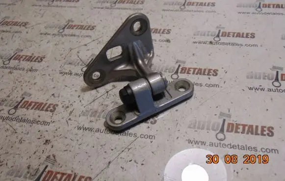 Mercedes-Benz E W211 Front door lower hinge 