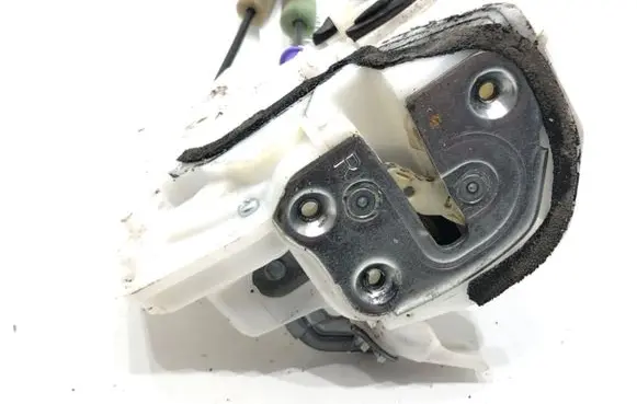 Mazda 3 II Rear door lock