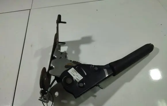 Handbrake/parking brake lever assembly