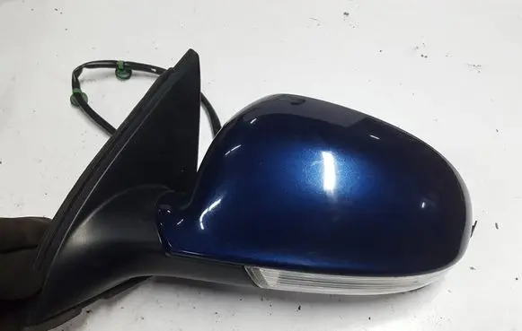Volkswagen Jetta V Front door electric wing mirror 