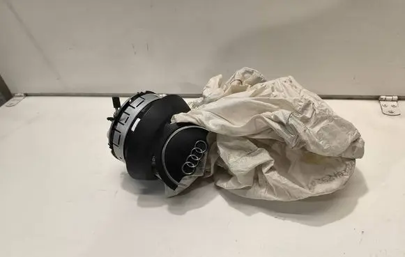 Steering wheel airbag