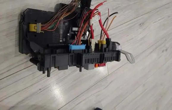 Mercedes-Benz E W212 SAM control unit 5DK00962049