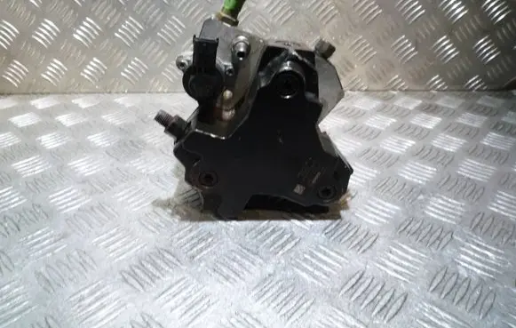 Volvo V50 Fuel injection high pressure pump 0445010111 214390 30756125
