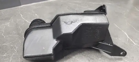 BMW 7 E38 Intake resonator 