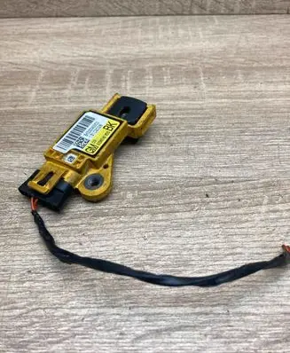 Opel Signum Airbag deployment crash/impact sensor 13102028 WithPlug