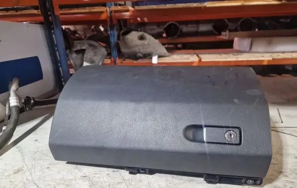 Mercedes-Benz E W212 Glove box A2126802491