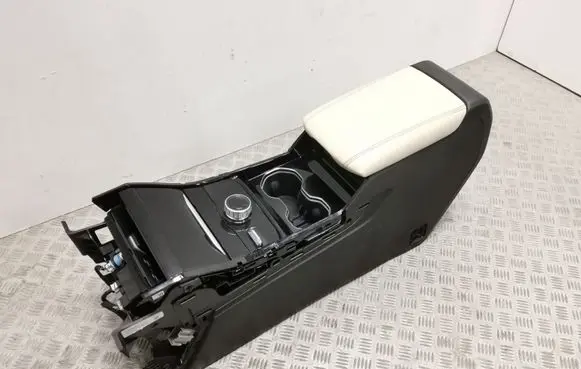 Jeep Grand Cherokee WL Center console 68472822AA
