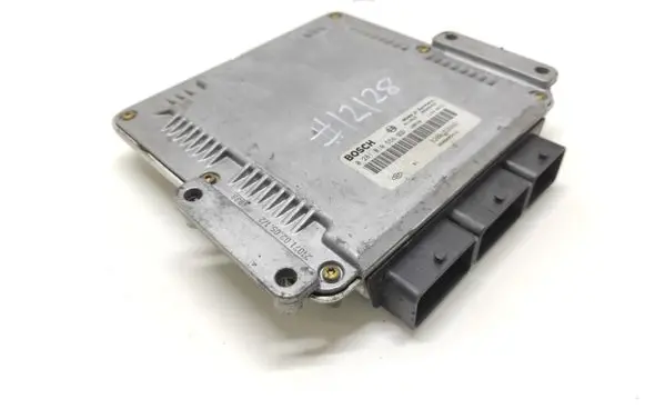 Renault Laguna II Engine control unit/module 0281010556 8200153946