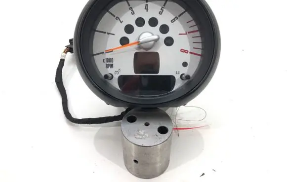 Speedometer (instrument cluster)