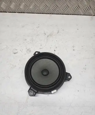 Toyota RAV 4 (XA40) Rear door speaker 8616052331