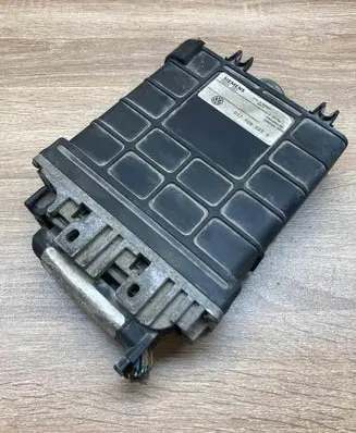 Volkswagen PASSAT B4 Engine control unit/module ECU 037906025G 5WP4203
