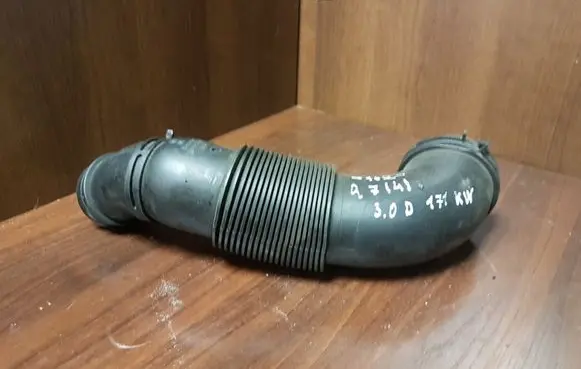 Audi Q7 4L Air intake duct part 7L6129627F