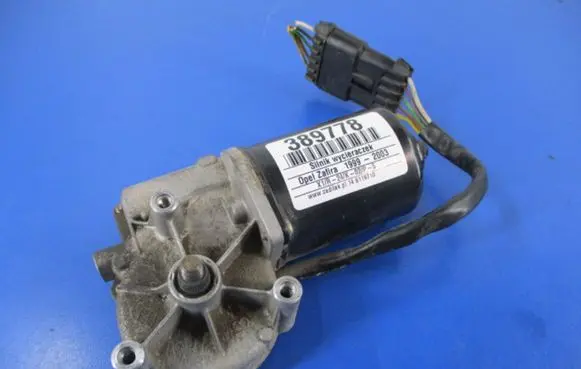 Opel Zafira A Front wiper linkage and motor