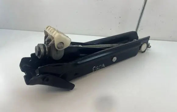 Mercedes-Benz C W203 Lift Jack A2035830715