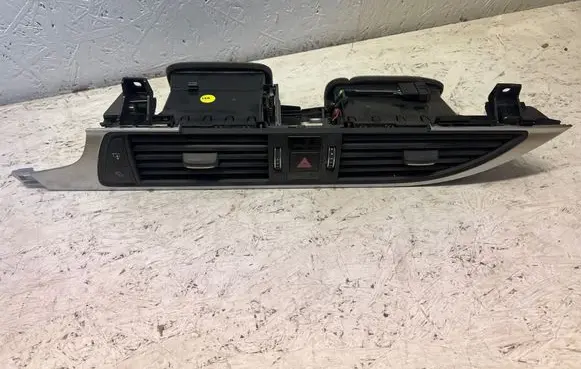 Audi A6 S6 C7 4G Dash center air vent grill 4G1820951