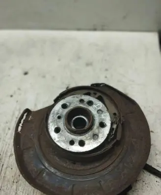 Mercedes-Benz ML W164 Rear wheel hub spindle/knuckle 