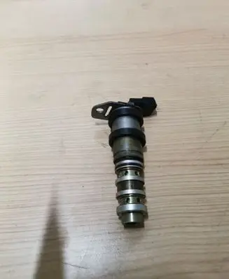 BMW 7 F01 F02 F03 F04 Camshaft vanos timing valve 7561265 13150943