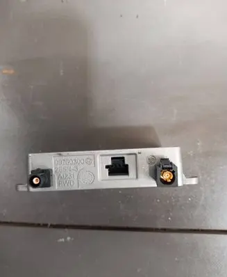 Mercedes-Benz ML W164 Aerial antenna amplifier 2118200885 09701212