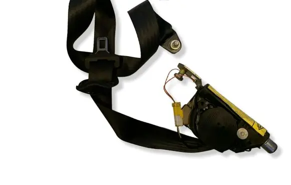 Iveco Daily 35.8 - 9 Front seatbelt 33021172