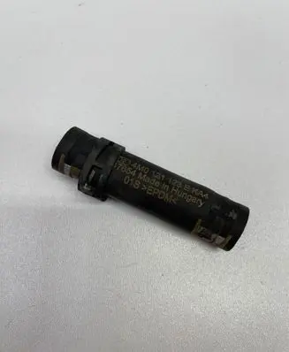 Audi Q7 4M Engine coolant pipe/hose 4M0121123E