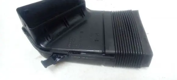 Audi A4 S4 B7 8E 8H Air intake duct part 8E0129617D