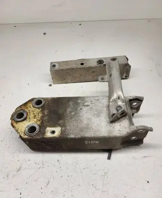 BMW 5 F10 F11 Radiator mount bracket 7158874 13232810 5111HU
